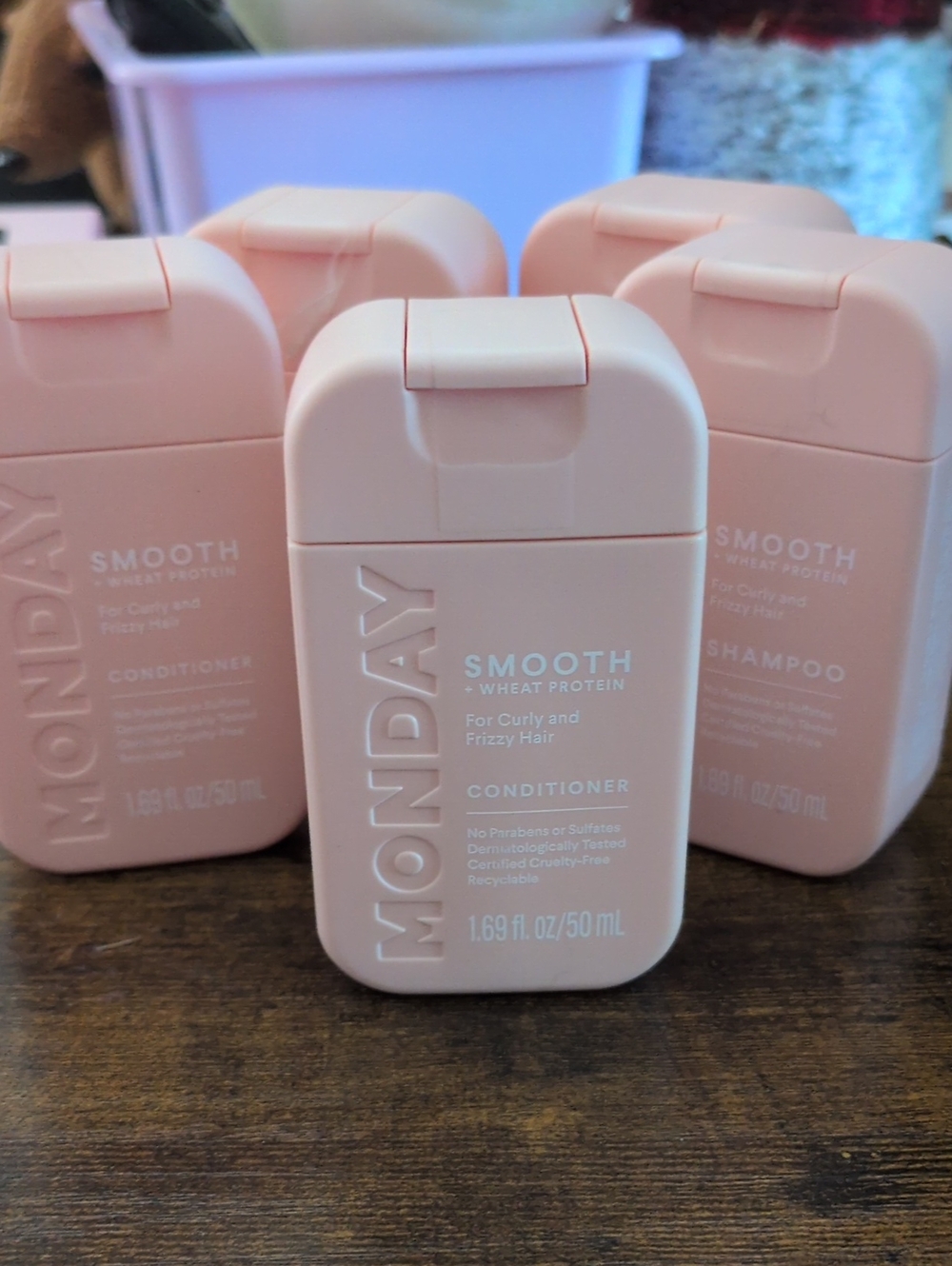 MONDAY Smooth Conditioner -4 Conditioner And 1 Shampoo